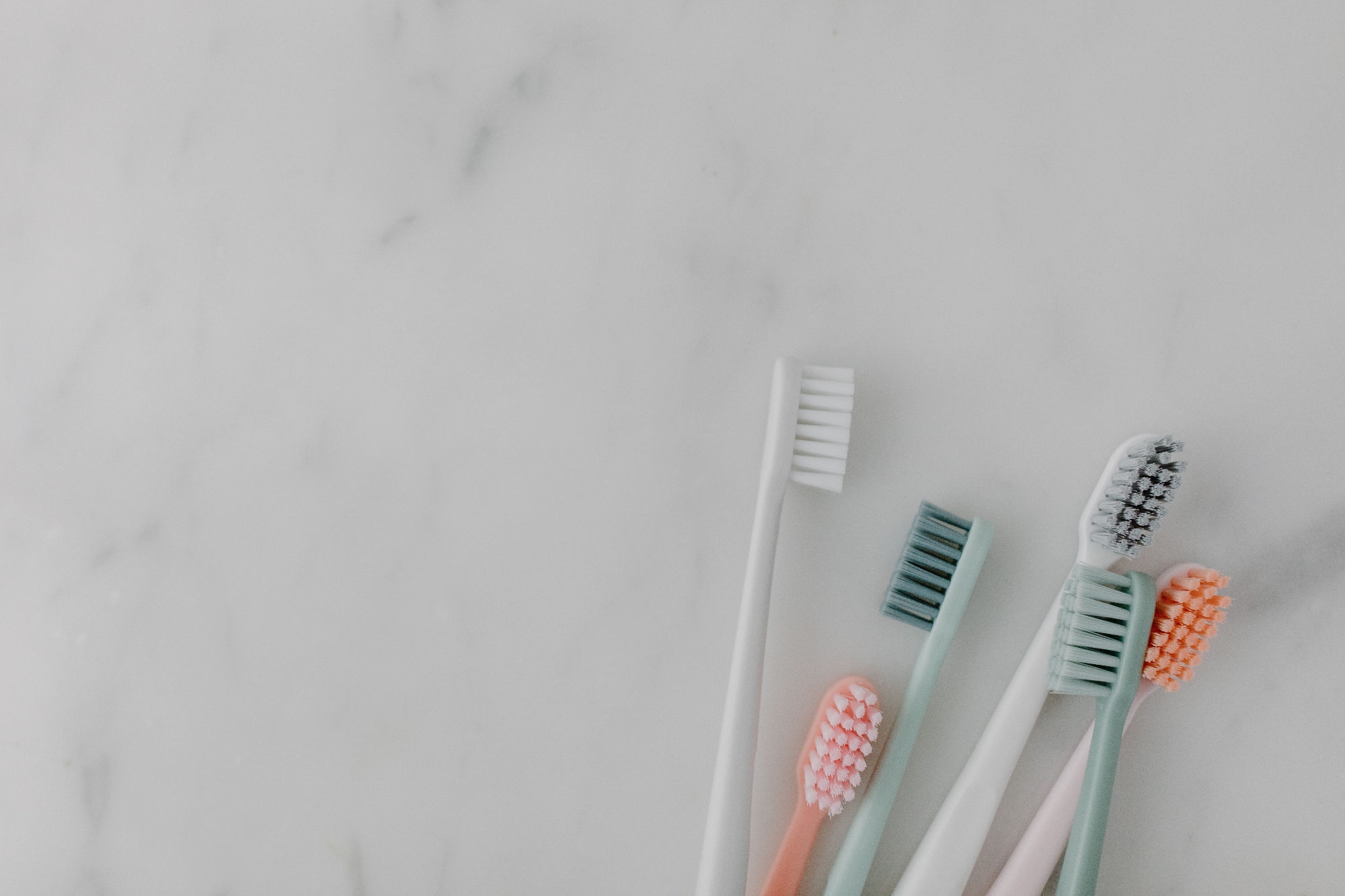 Zobna higiena – kaj vse potrebujemo, da je ta lahko čim bolj učinkovita